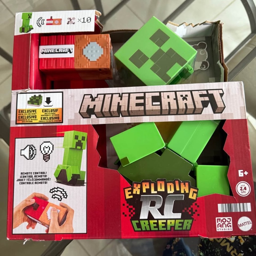 Minecraft Exploding RC Creeper Toy